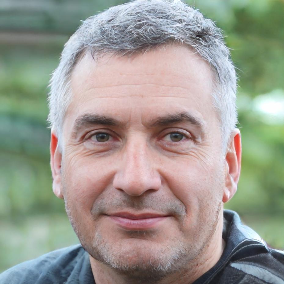 Foto profesional de Casimir Björkman, experto en control de deudas